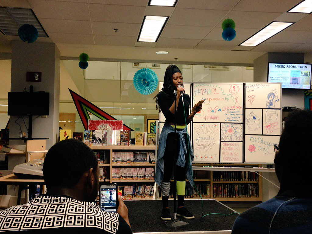 rapoet's tweet photo. the youth artists at @YOUmediaHPL #YMHPL  @HPLCT #HARTFORD keeping their performing skills sharp https://t.co/LRB5an1Ukn