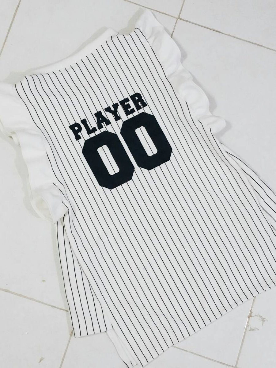 Klo costume ini pasti pada tau haha bahan yang kita pakai mirip juga loh sm aslinya! Garment import Korea :)