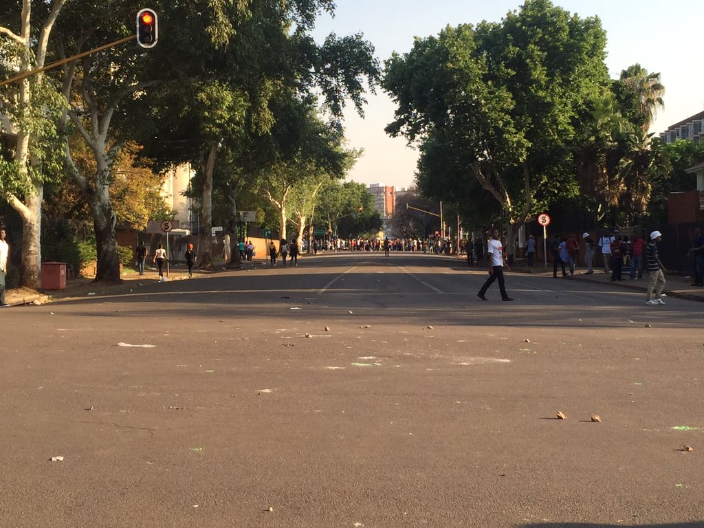 diannehawker's tweet photo. Many of the students have left. But one group remains on Leyds Street. #UnionBuidings #FeesMustFall #FeeHaveFallen https://t.co/2Um0YP9uHA