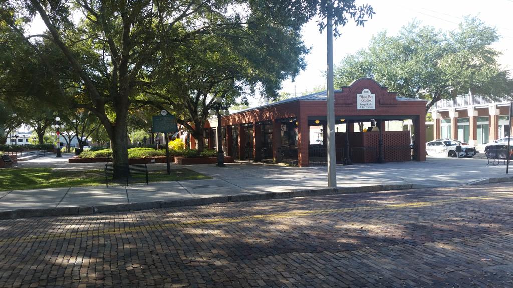 webbmiddle's tweet photo. Webb Spiders at the Ybor City Historical Museum. They were so AWESOME that the guide gave us compliments! #gowebb https://t.co/r20dyQNswp