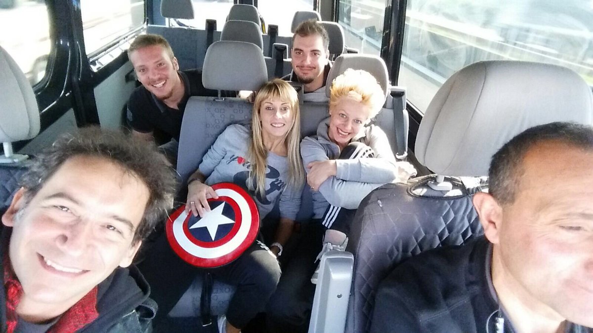 ErixLogan's tweet photo. I nostri eroi sono appena ripartiti per la #Cina: unβaltra settimana magica dallβaltra parte del mondo! #themagicof https://t.co/Kb3XzfLIzO