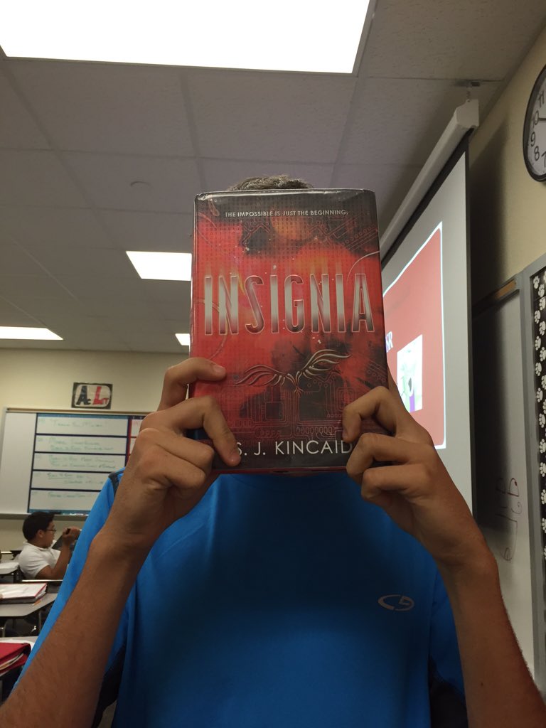 KZStantonEdu's tweet photo. #ClarkReads I like this book because it has lots of plot twisting events and the characters are very similar. https://t.co/EirbY2Vm0d