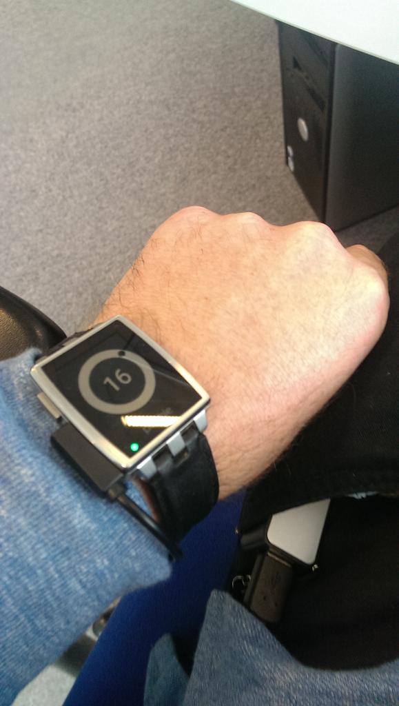 cagier's tweet photo. Charging my pebble on the go... https://t.co/ieeyUmBbQY