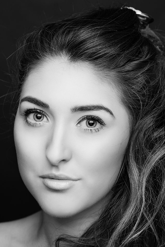 Follyhouse tweet media