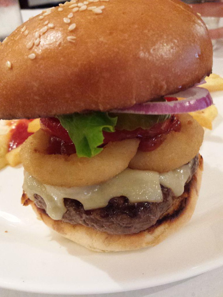 92pvnvme's tweet photo. Meilleurs burgers de Paname => @BIAparis 😈😎 https://t.co/d6ZKd175Kk