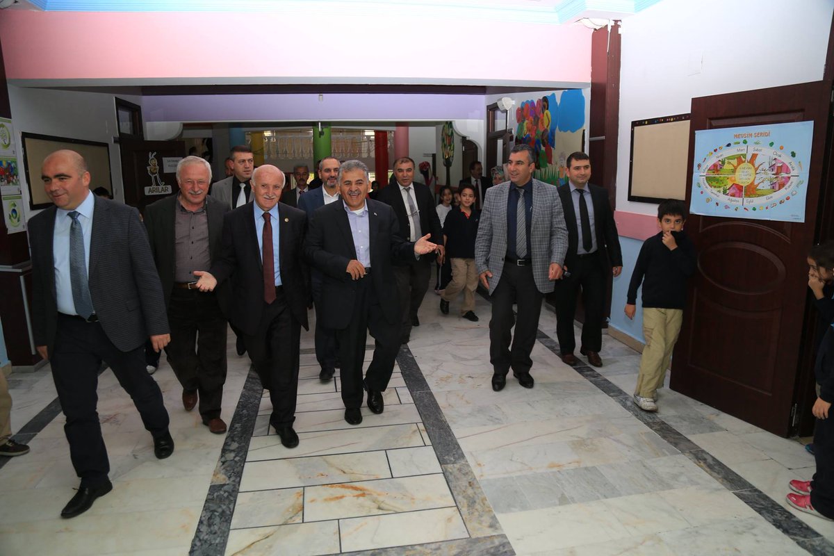 dr memduh buyukkilic on twitter akparti kayseri milletvekilimiz sn yaarkarayel ile birlikte atlas koleji ni ziyaret ettik https t co i005quwons twitter