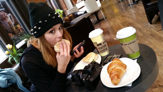 Guess who I'm having lunch with 😄 @ArielRebel  We just finished shooting some awesome photos! I can't<a class="tags" href="/tag/arielrebel">@arielrebel</a><a href="/tag/myfreecams"class="tags"><span>#myfreecams</span></a><a href="/tag/mfc"class="tags"><span>#mfc</span></a><a href="/tag/tmblr"class="tags"><span>#tmblr</span></a>