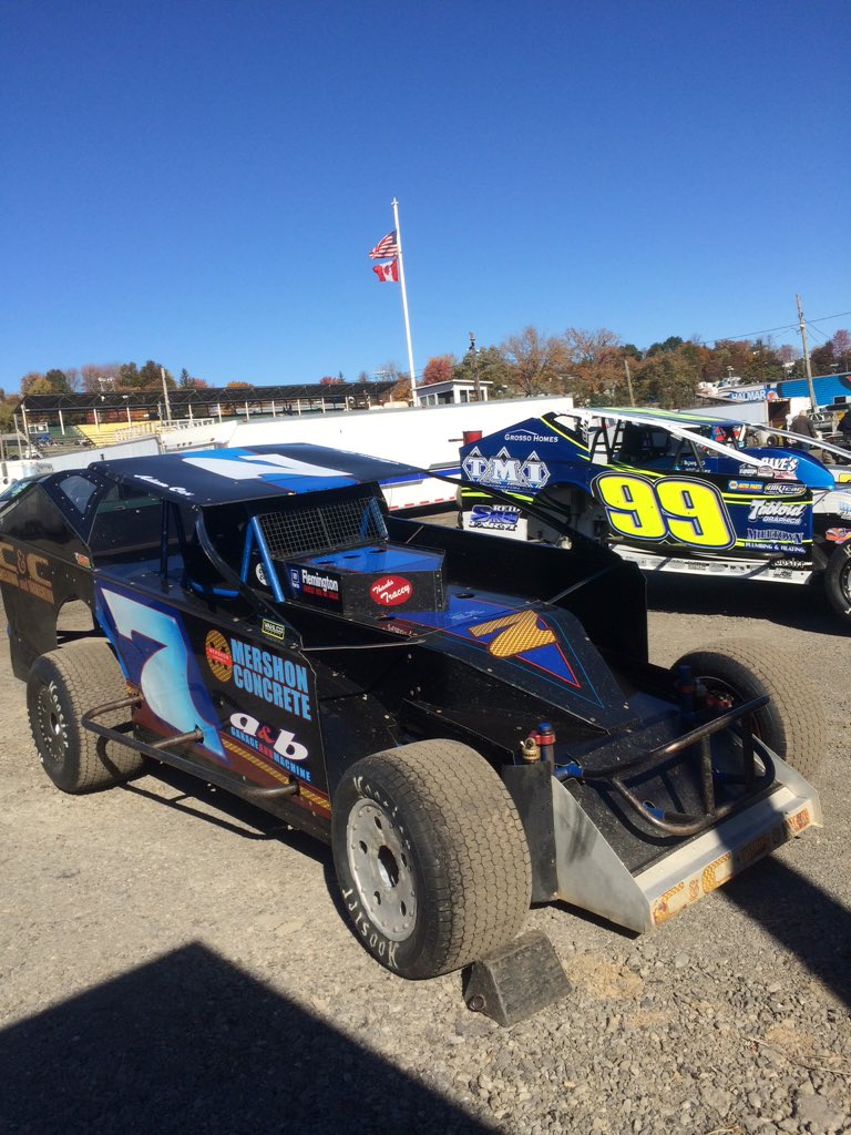 JordanSheehan0's tweet photo. Adam Cox and Brian Papiez #ESW15 https://t.co/ZK1HiXNnOw