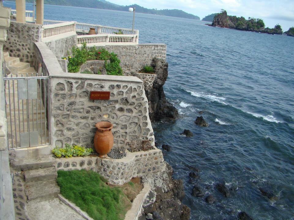 Le meilleur du 237 on Twitter "Decouverte/Voyage Le Bota Beach House