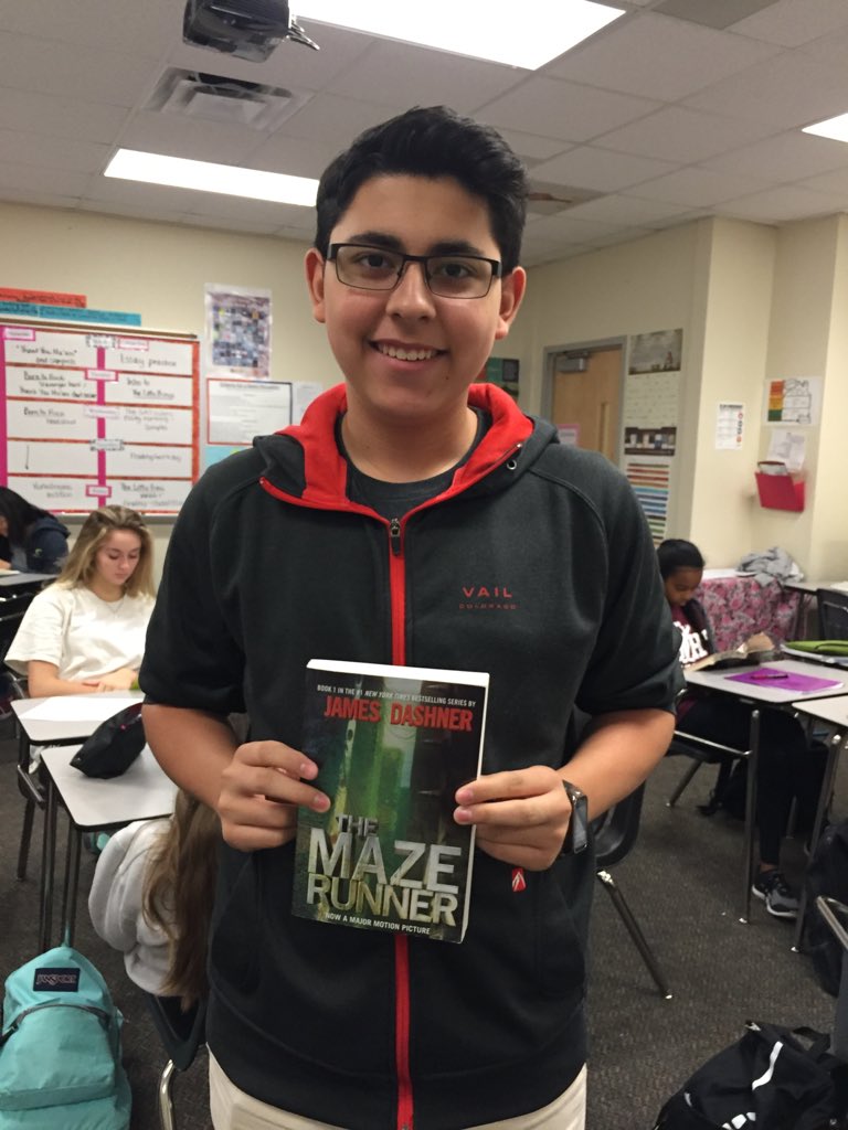 KZStantonEdu's tweet photo. #ClarkReads The Maze Runner is about several teenagers that are stuck inside a maze with no way out. https://t.co/8LueDejTOj