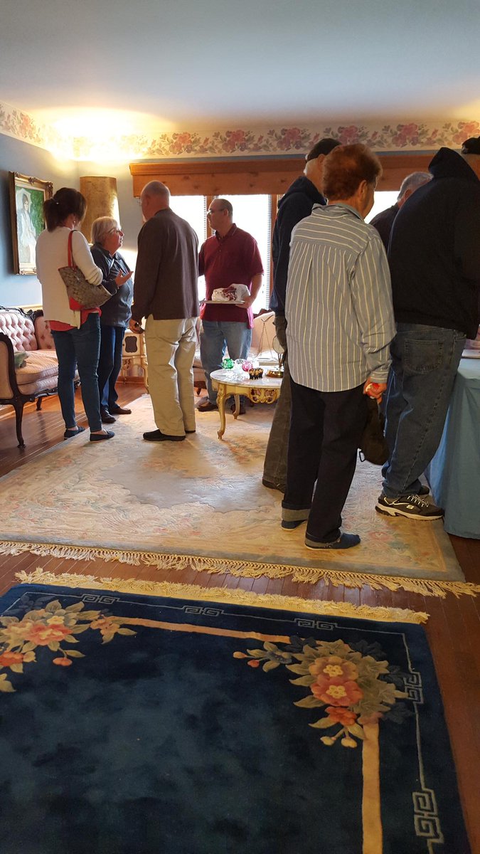 XcntricEstates's tweet image. Clock Talk! #clockcollectors #estatesale #xcntric #estatesales #Mokena #estatesaleshopping #clocks #whattimeisit