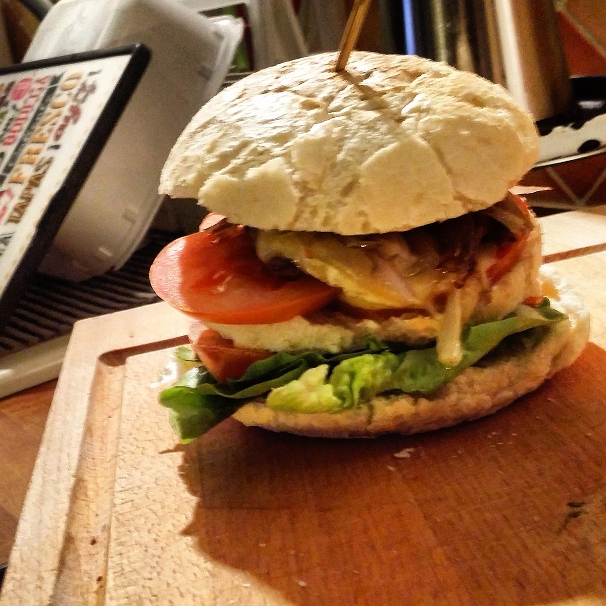 PialotDp's tweet photo. Big Mac "Cevennes"#Cuisine #Cevennes #McDonalds https://t.co/cYKhFRGaXO