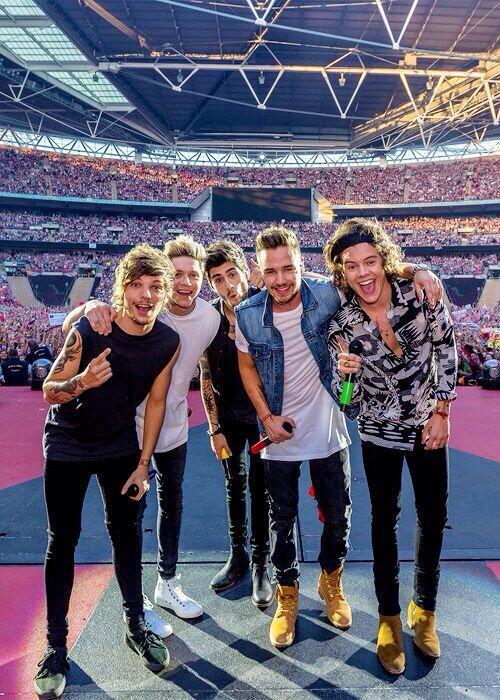 dreamvanebecome's tweet photo. #EMABiggestFan1D https://t.co/vRKFc30Xu6