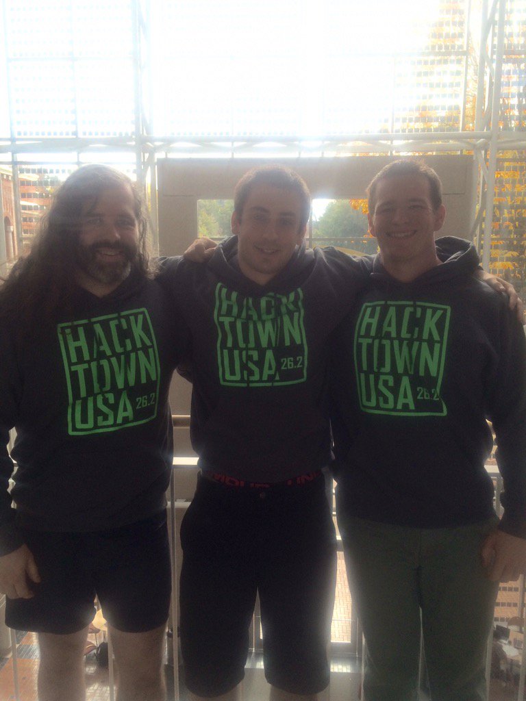 bellaabode's tweet photo. Building a #UOregon hacker culture in just 19 days...proud of these guys 4 making it happen https://t.co/MG1zrwOrDK https://t.co/5zQsXjR2gx