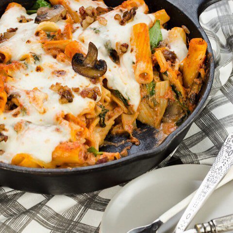 garnishwlemon's tweet photo. Cheesy skillet rigatoni. Perfect fall comfort food. #ontheblog #garnishwithlemon #inthekit… https://t.co/alMuLKDZQX https://t.co/31f0fe8F8d