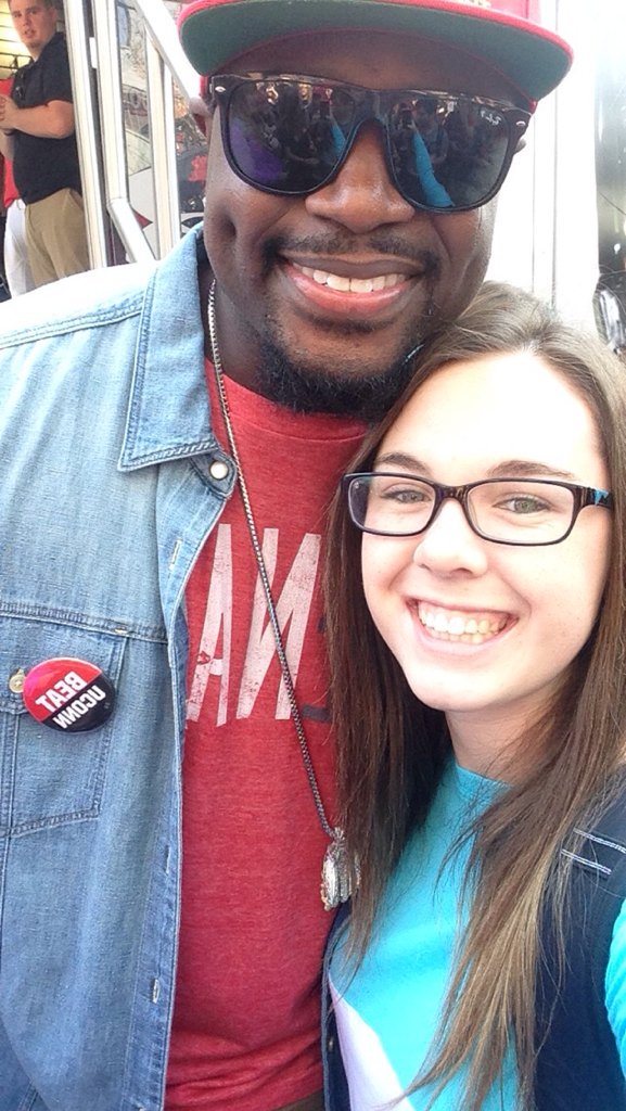 sara_chesley's tweet photo. Definitely the best day of school! @DatDudeBP 😍😎 https://t.co/127qyoeVKQ
