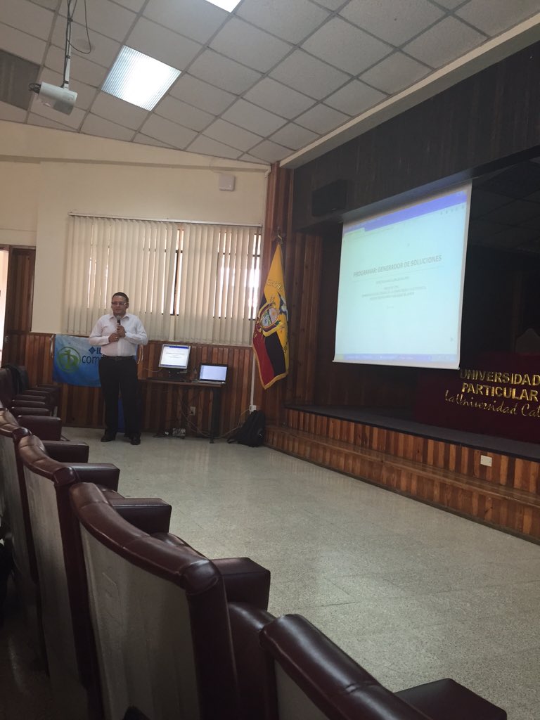 CompSocietyUtpl's tweet image. @reroes nos comenta un poco sobre el uso de #RevealJS #IEEE #ComputerSociety #Loja #UTPL