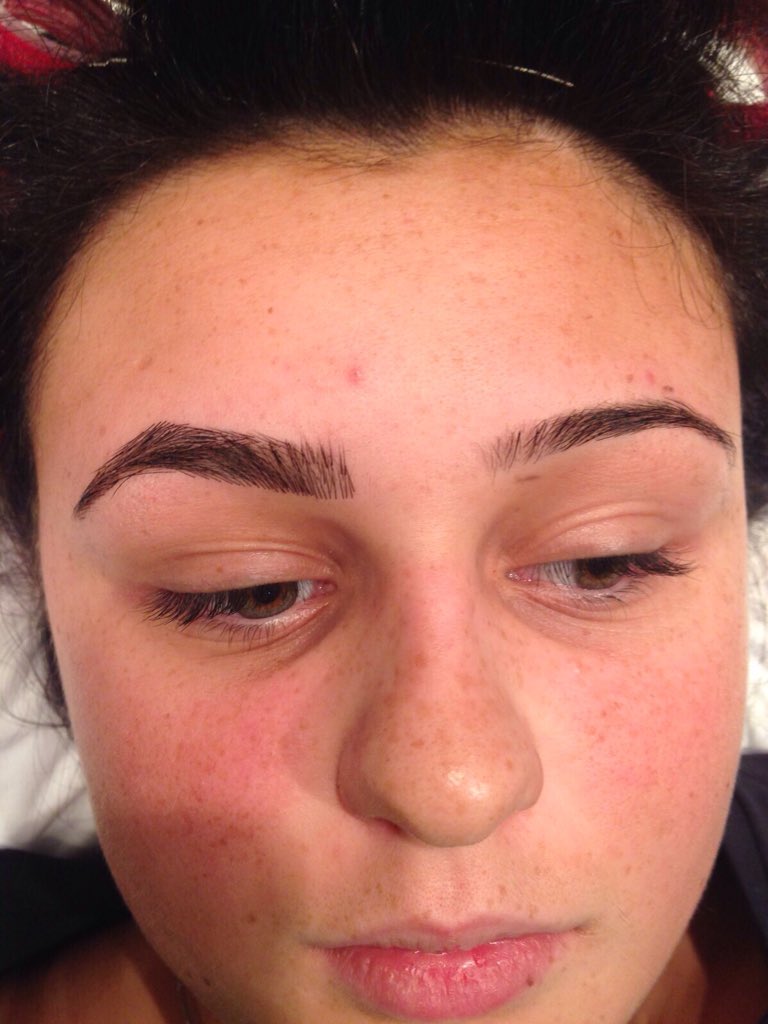 xjodiefosterx's tweet photo. Transformation #4dbrows #4dbrowextensions #browextensions 😍 courses available all over 🎓 https://t.co/oJFWyVkVjA
