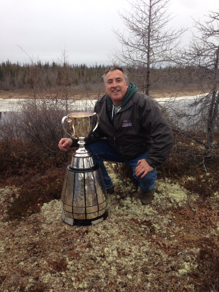 phelicopters's tweet photo. Hudson Bay Helicopters took the Grey Cup for its first flight 👍🏻 | #GreyCup #Manitoba #Churchill2015 https://t.co/M7nw7GshUp