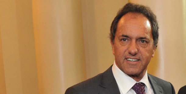 InfoVelozCom's tweet photo. Audio - Entrevista complicada: Scioli no se bancó una pregunta y... ¡cortó el teléfono! https://t.co/mEWtTY8uJa https://t.co/ehXVeHI1k9