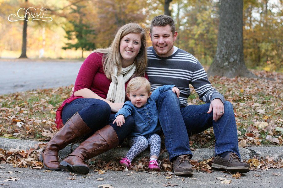 christidesign's tweet photo. Sneak peak from today's mini-session with the Jantzen family! #photography #fall https://t.co/Jt8Ypb25td