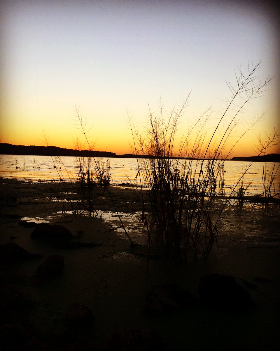 BrianStuart2's tweet photo. #fallingrantcountywi
Potosi Point, by Amy Bell Kwalek, Grant County Wi https://t.co/VDJUpzuOmS