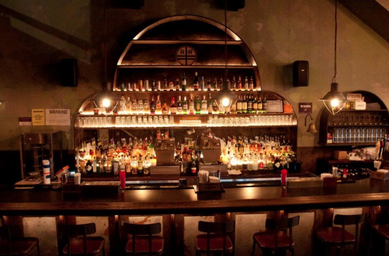 To hell with this week: <a href="/PassengerBar/">PassengerBar</a> is closing too 😭 bit.ly/1MJt2sU