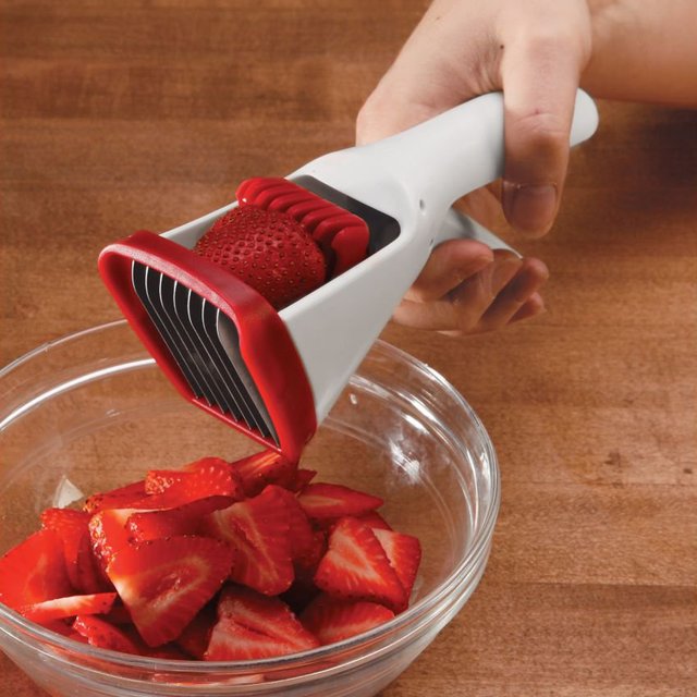 MyLittleGadget's tweet photo. Slice a strawberry 100% of the time with this amazing Chef ‘N Strawberry Slicester. https://t.co/Fpo7MbjwTW https://t.co/8yQFg3CI5l