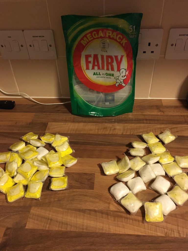 lee198313's tweet photo. @ProcterGamble just bought these and half of them were faulty!!! https://t.co/QnggAQfaHb