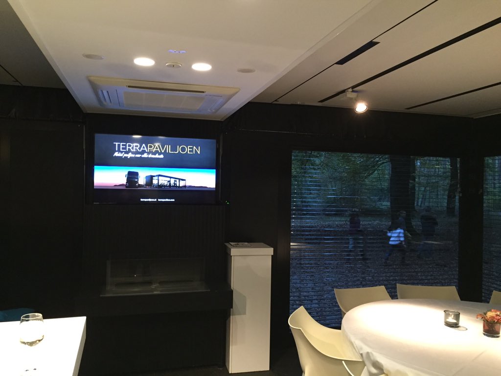 Hoe origineel is dit! Het <a href="/TerraPaviljoen/">TerraPaviljoen</a> Een mobiel restaurant, café, trouwlocatie. Vandaag in het bos.