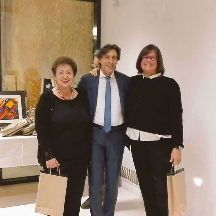 VeniceToExpo's tweet photo. #AMA #VVAT #2015 Uno ad uno vengono premiati i vincitori del concorso di #artevetraria https://t.co/uEv7terxy4