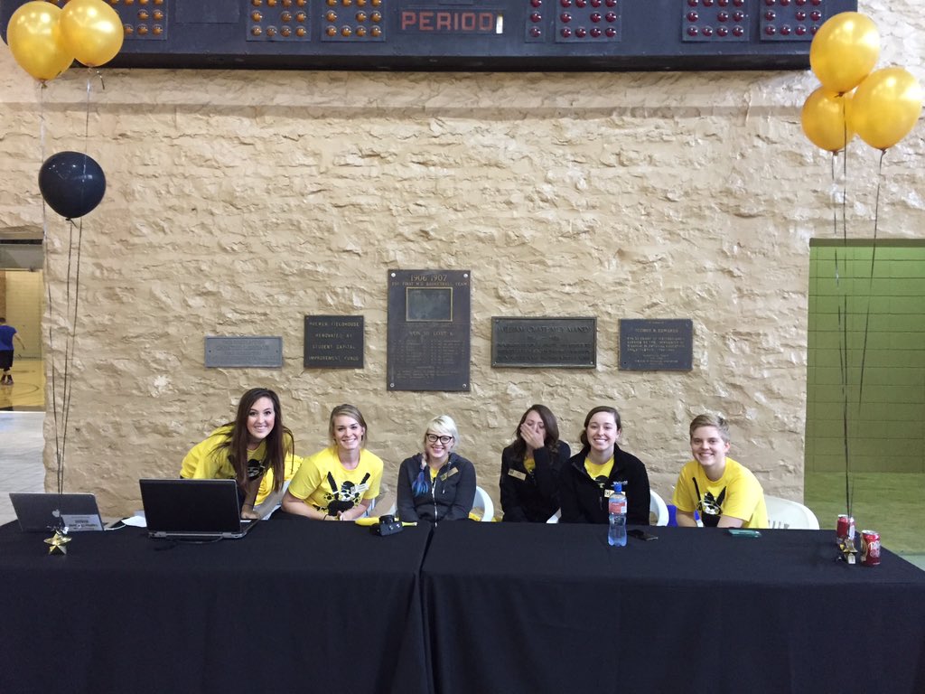 mizzouwellness's tweet photo. Your Wellness team ready to check you in starting at 12 pm in the Student Rec Center! #ARM2015 https://t.co/T79w1PaqCf
