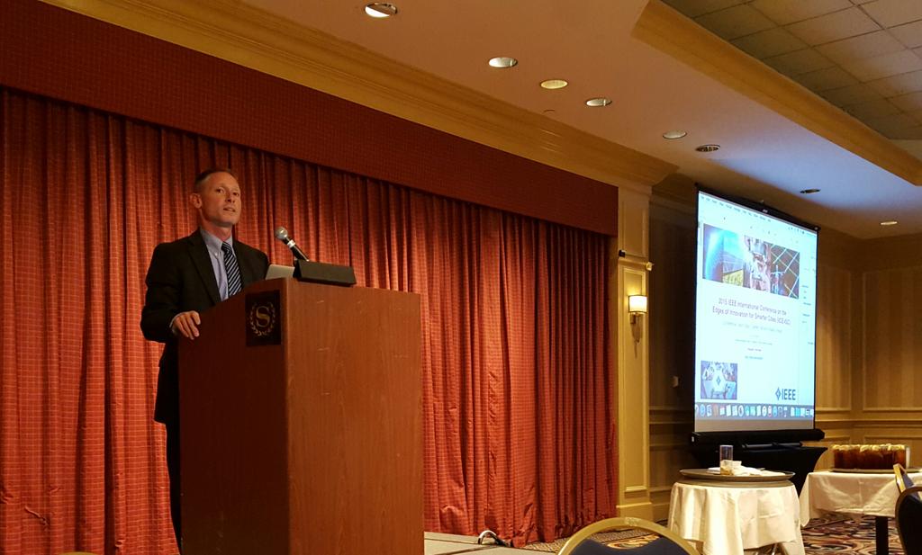 BT_VT's tweet image. @BTVIgnite ED Mike Schirling announces The Smartest Cities app dev challenge! @US_Ignite  @IEEEorg  #btv #techjamvt