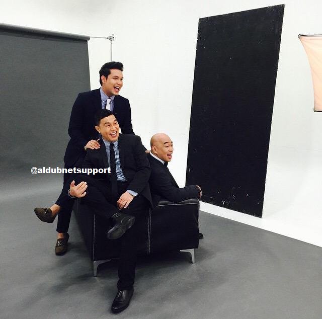 aldubnetsupport's tweet photo. ABANGAN DIN NATIN ANG JOWAPAO NA MA FEFEATURE SA MAGAZINE!
#ALDubEBTamangPanahon https://t.co/vUyICRfRmw