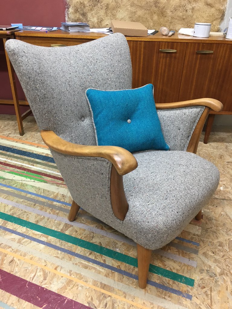 loosebuttonup's tweet photo. A #loosebutton transformation off to a new home #happycustomer #midcentury #armchair #wool #upholstery #manchester https://t.co/GYN0d2MoTx