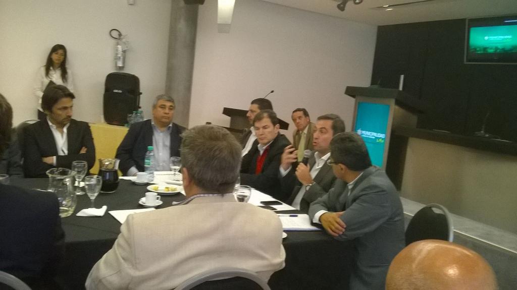 JJuaneda's tweet photo. Una decena de Centros Vecinales participaron de la reunión del Consejo Económico y Social.
#ParticipacionCiudadana https://t.co/7KM2Ng1DEY