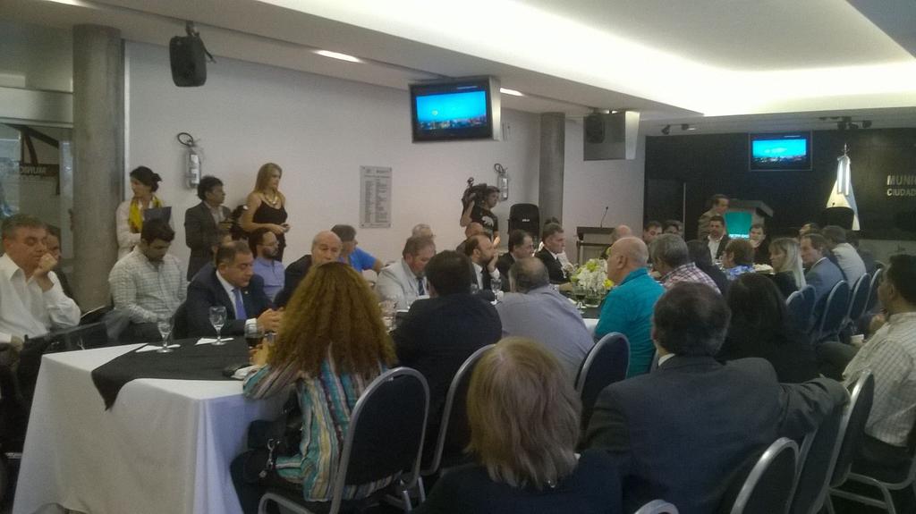 JJuaneda's tweet photo. Una decena de Centros Vecinales participaron de la reunión del Consejo Económico y Social.
#ParticipacionCiudadana https://t.co/7KM2Ng1DEY