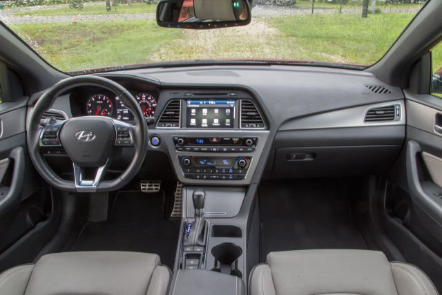 volan_ro's tweet image. Google ar putea pregăti un sistem de operare special creat pentru automobile goo.gl/8gUBEu