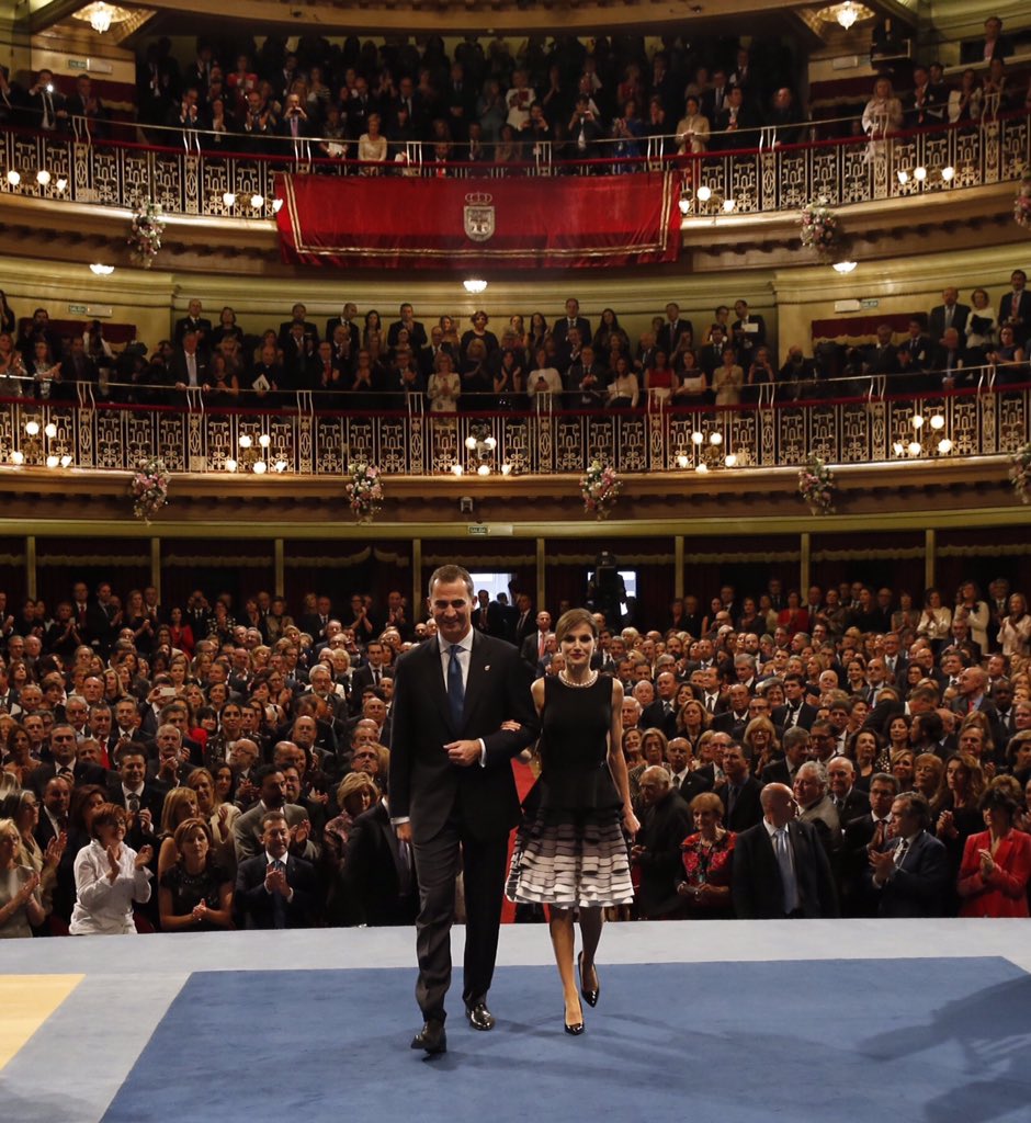 CasaReal's tweet image. Inicio de la ceremonia de entrega de los Premios Princesa de Asturias 2015 #PremiosPrincesa casareal.es/ES/Actividades…