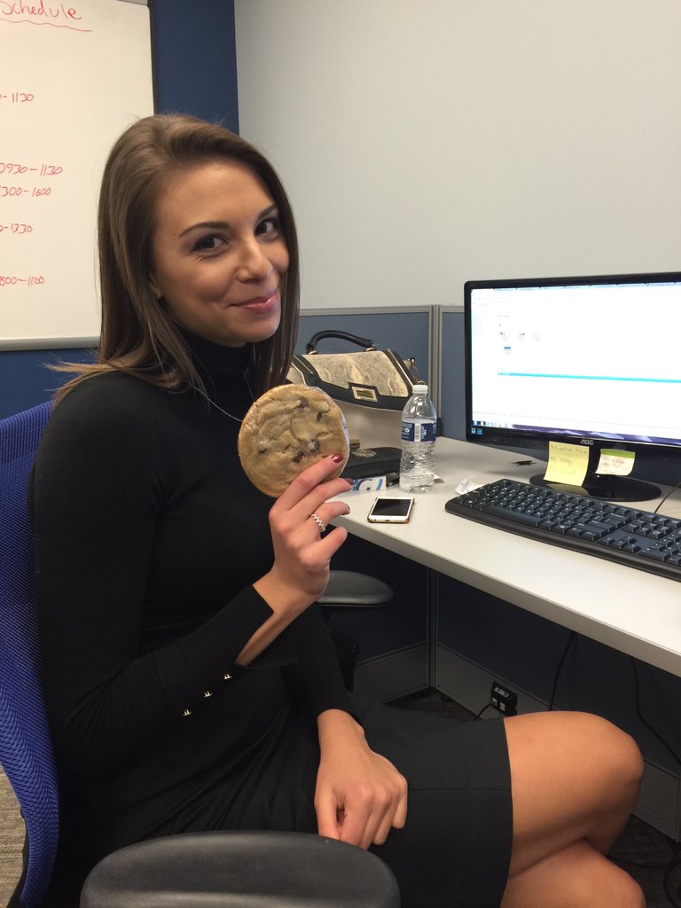 Camp34_BG's tweet photo. We have breaking news from @BlueGrace_CHI @Brehmer_BG actually eats something unhealthy!!! 🤗🙀 https://t.co/jqsVCLoz0i