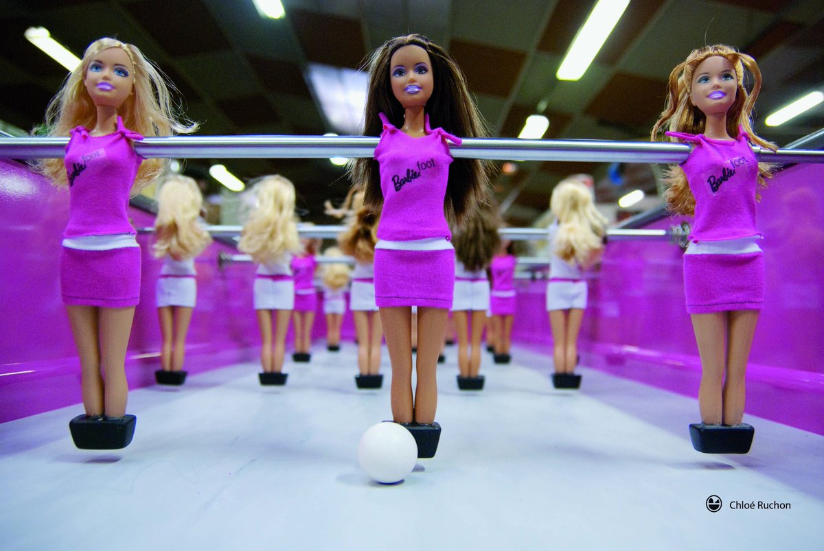 FORUMDELAMIXITE's tweet photo. @FORUMDELAMIXITE soutient une artiste@chloéruchon.Concours de Barbie Foot au Forum  30/11 ! #FDM15 @CWagency https://t.co/k3gEkl569H