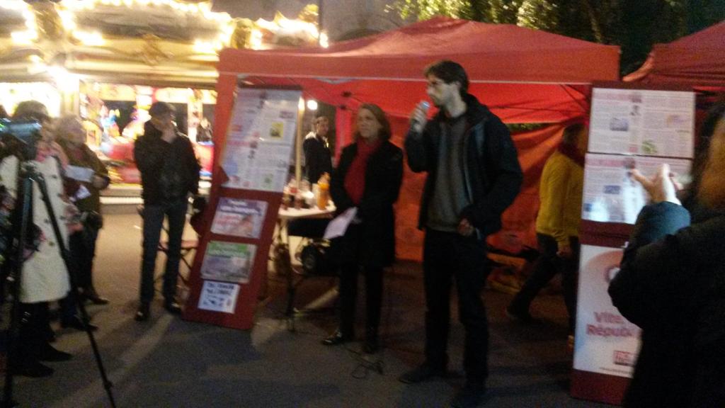 simonnet2014's tweet photo. Un militant du Bois Dormoy présente la bataille pour défendre ce lieu de verdure ! https://t.co/v7PoM3IysE