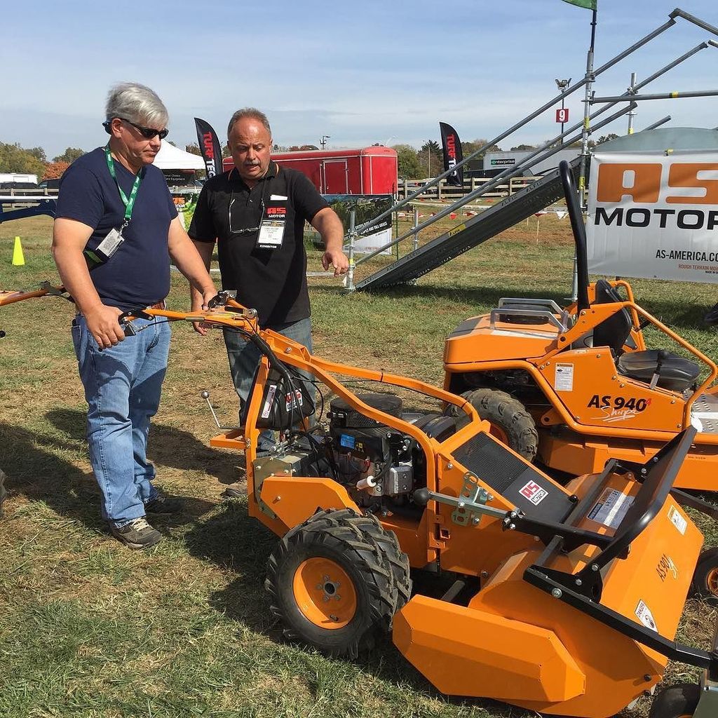 DonnaCLS's tweet photo. Shopping for a new #meadow mower #nalp2015 landscape equipment show #green #twitter #funwo… https://t.co/DtbvhER9Kx https://t.co/XRqMRmCeUr