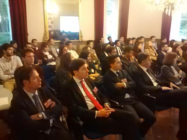 iffe_es's tweet photo. Dando la bienvenida a los alumnos de #EstrategiaDigital #FiscalyContable y #MBA @pumarola @crespo_i https://t.co/35w0sR8TSF