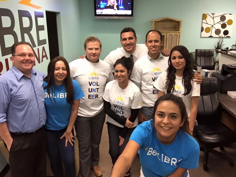 Gisel_Medina's tweet photo. Voluntarios de lujo. Gracias por su ayuda, trabajo y esfuerzo.#BeLibre #Voluntarios #LibreAZ #AZ https://t.co/LYRFSsrmS5