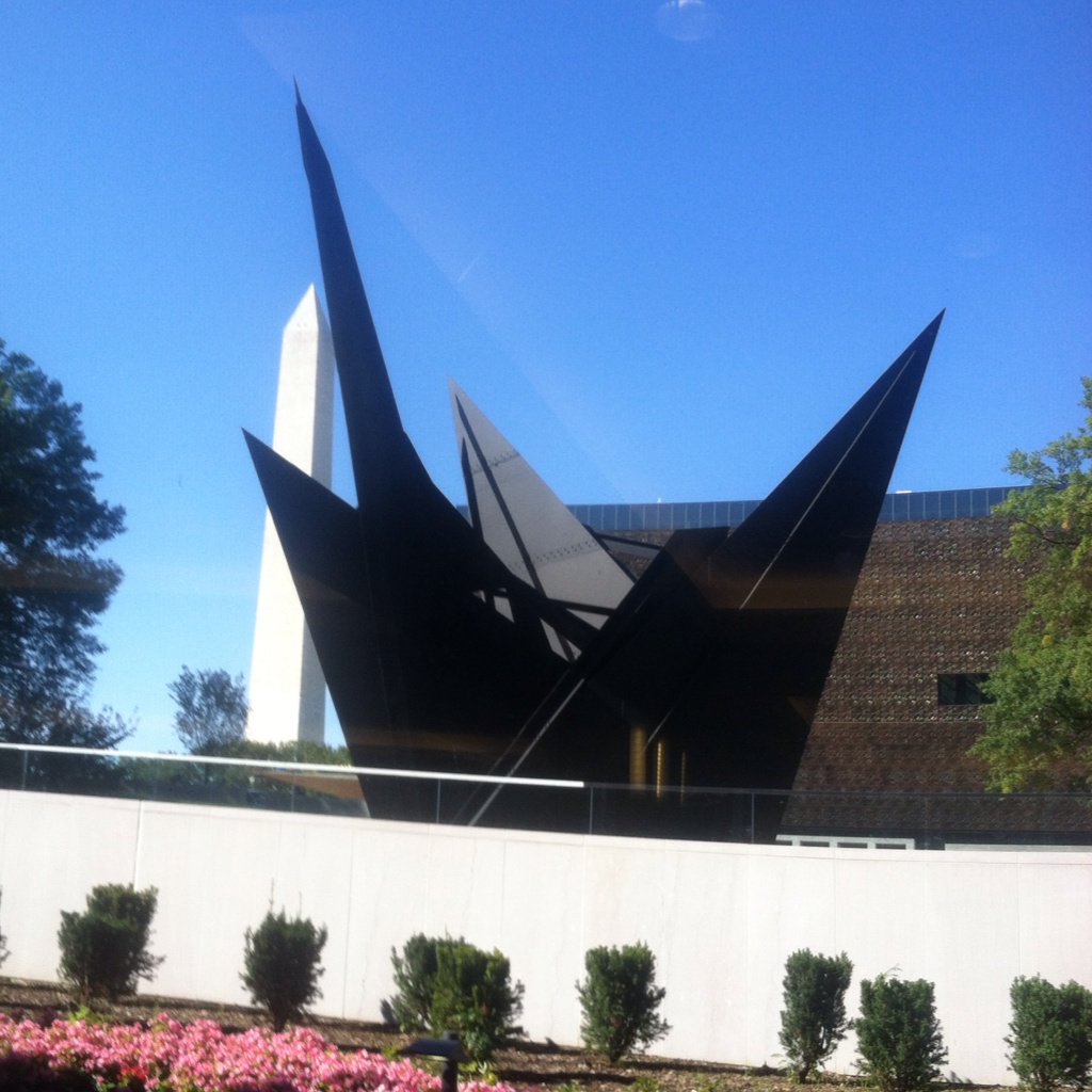 MDWordsmith's tweet image. #SmithsonianFood View from my table in Stars &amp;amp; Stripes Cafe. Great blend of new/old.