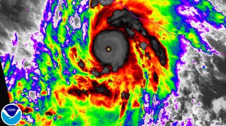 ElNacionalWeb's tweet photo. "Patricia es el huracán más poderoso registrado en la historia del planeta" https://t.co/V8ckRIxZhT https://t.co/85KwxIjvIm