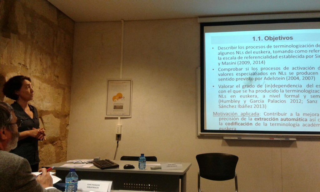 CINEO2015's tweet photo. Igone Zabala habla sobre nombre ligeros y neonimia secundaria #CINEO2015 https://t.co/YVEA3ck2HO