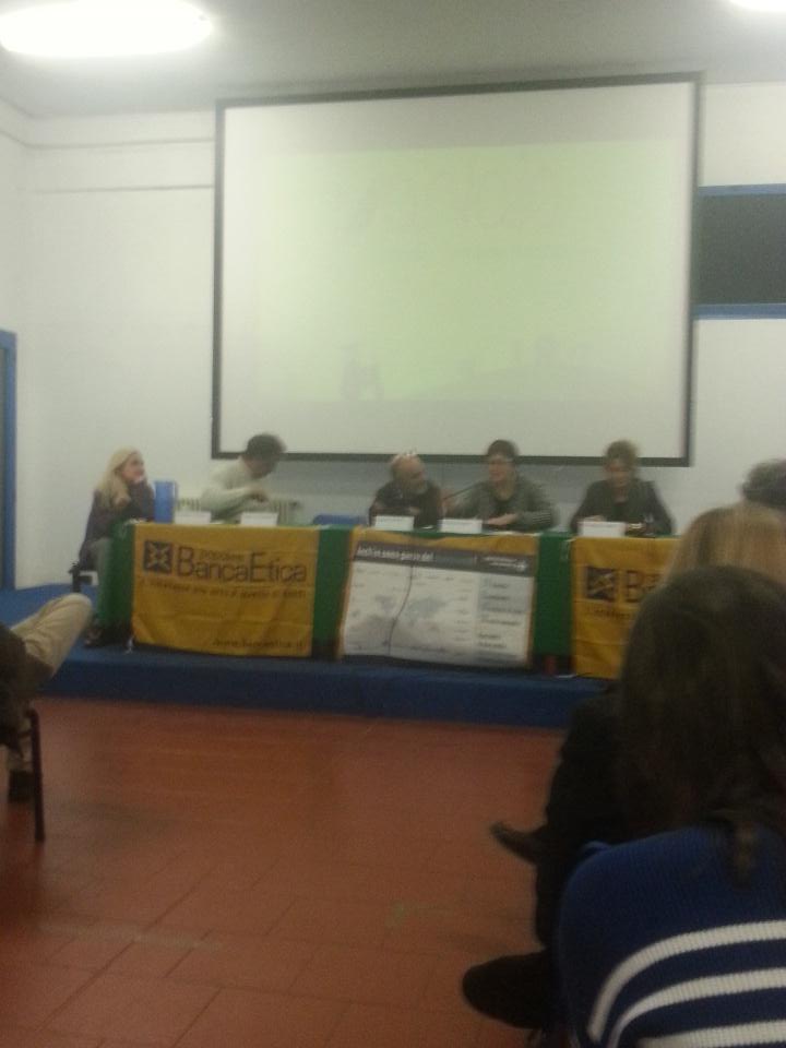 GITBancaEticaBO's tweet photo. Anna Fasano all assemblea #gitbebo @bancaetica #bankingonvalues #bankmob al centro zonarelli https://t.co/Vuz29fO2uE