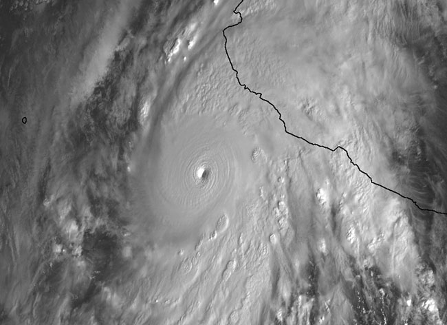 PlazaDeArmasQro's tweet photo. #Huracán Patricia atravesará todo el territorio nacional
https://t.co/JQmRhlJrvD https://t.co/DWNGKC5wqt